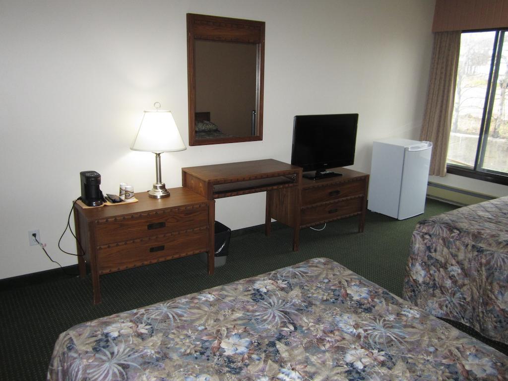 Fort Nelson Hotel Quarto foto